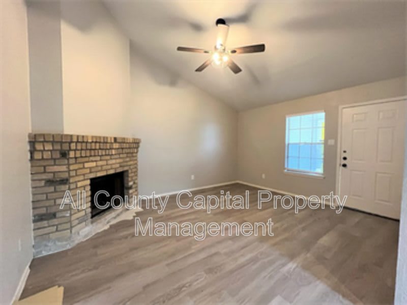 12214 Thompkins Unit A – photo 4