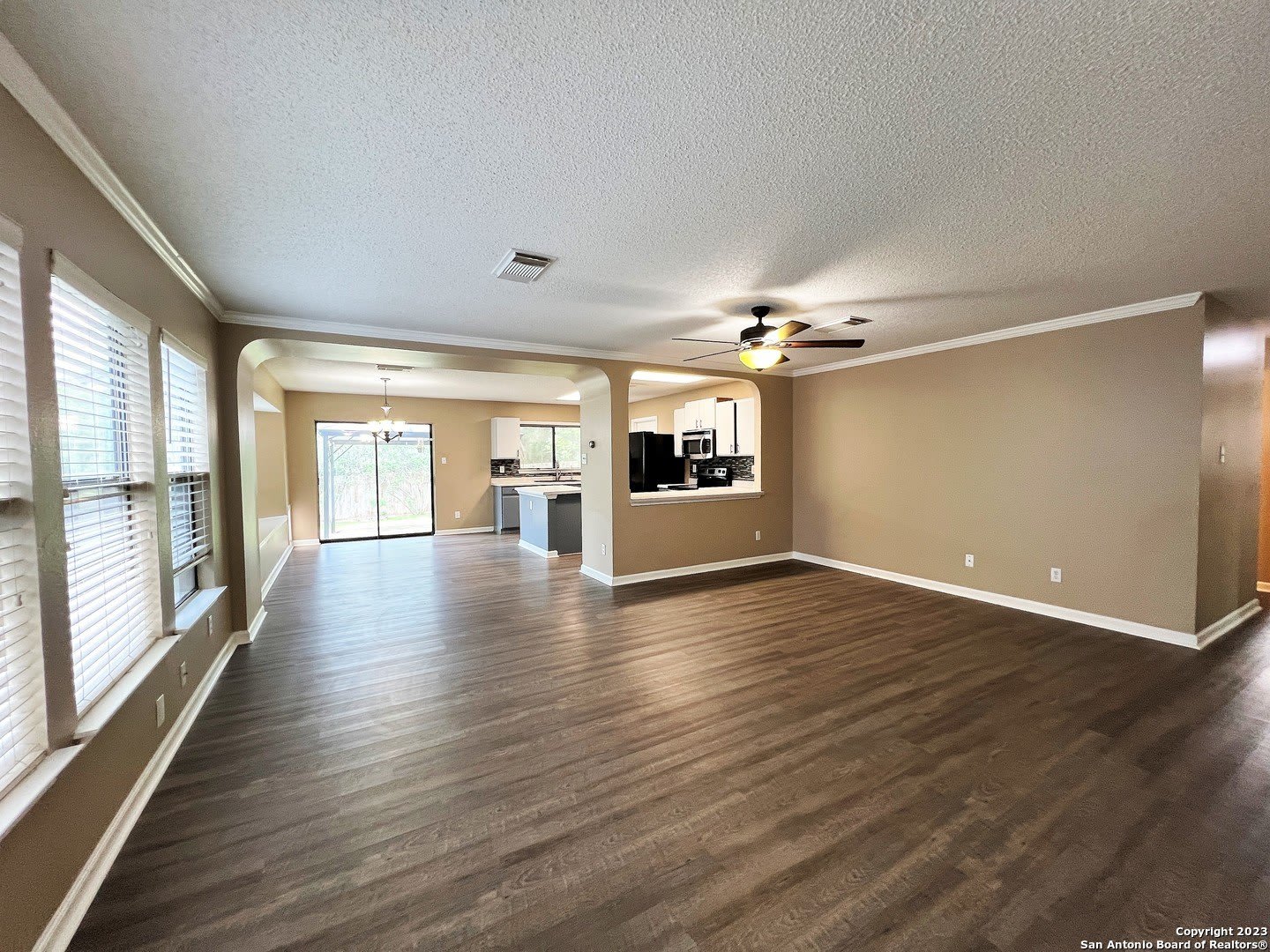 4535 Oakfield Way – photo 5