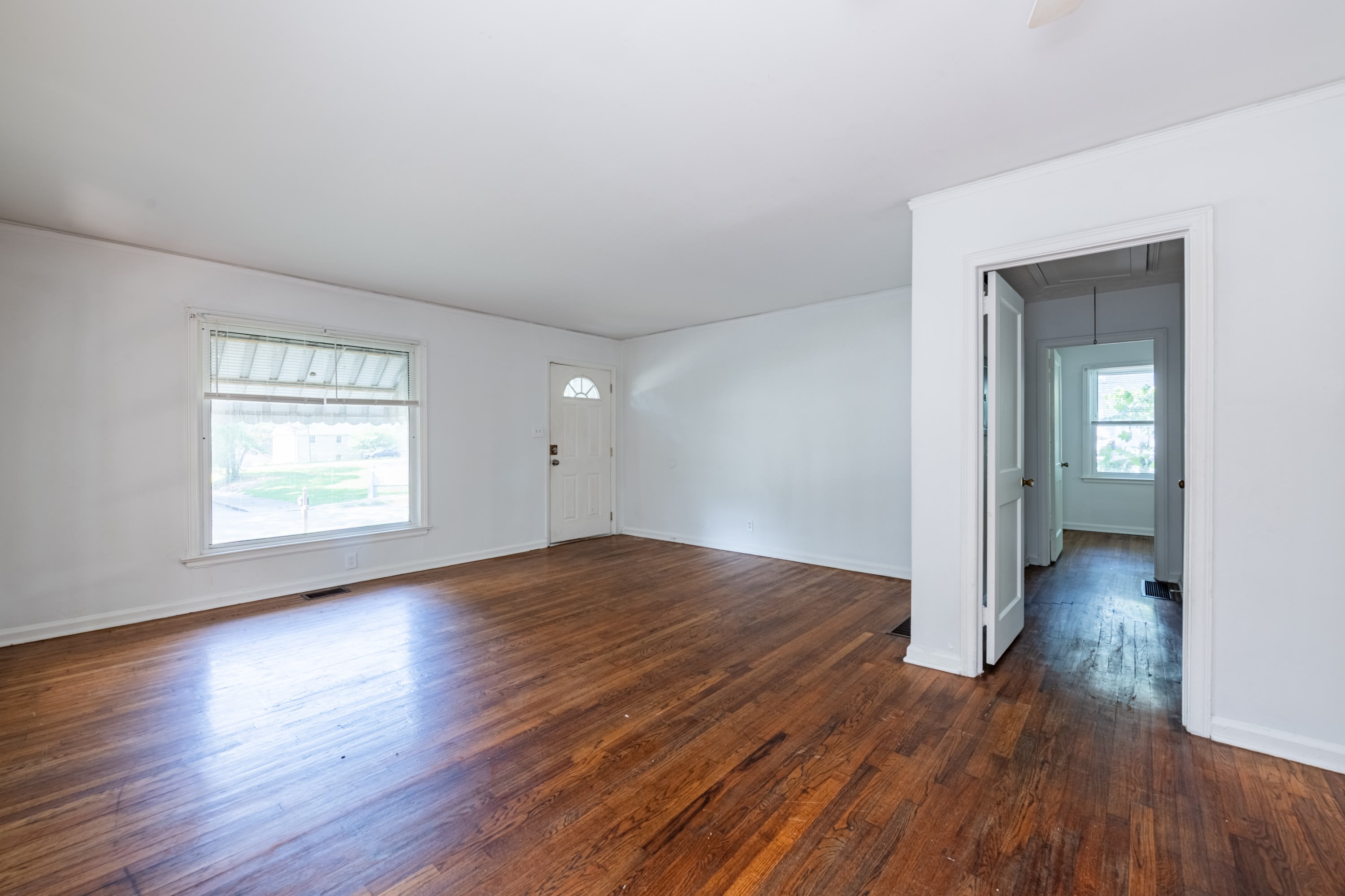 1555 Venetian Drive Southwest – photo 3