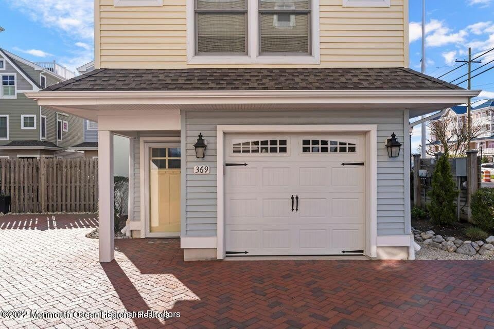 369 W 8th Street – photo 2