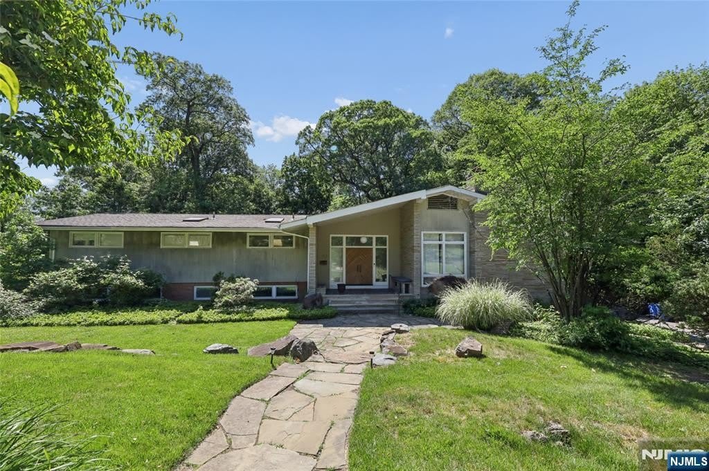 192 Stonehurst Drive – photo 1