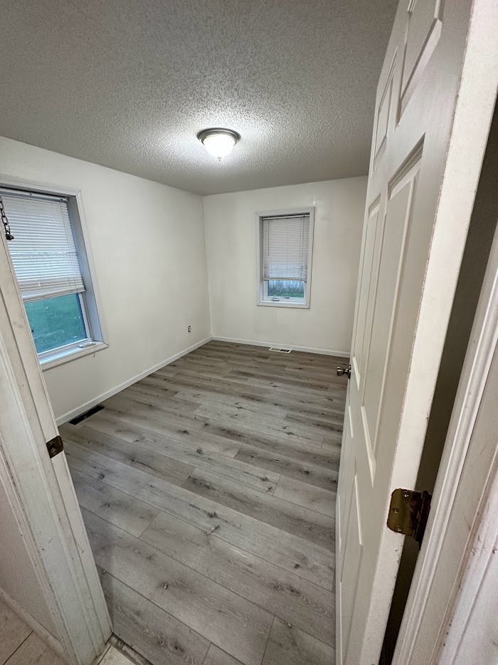 1427 Bixby Avenue Northeast – photo 3