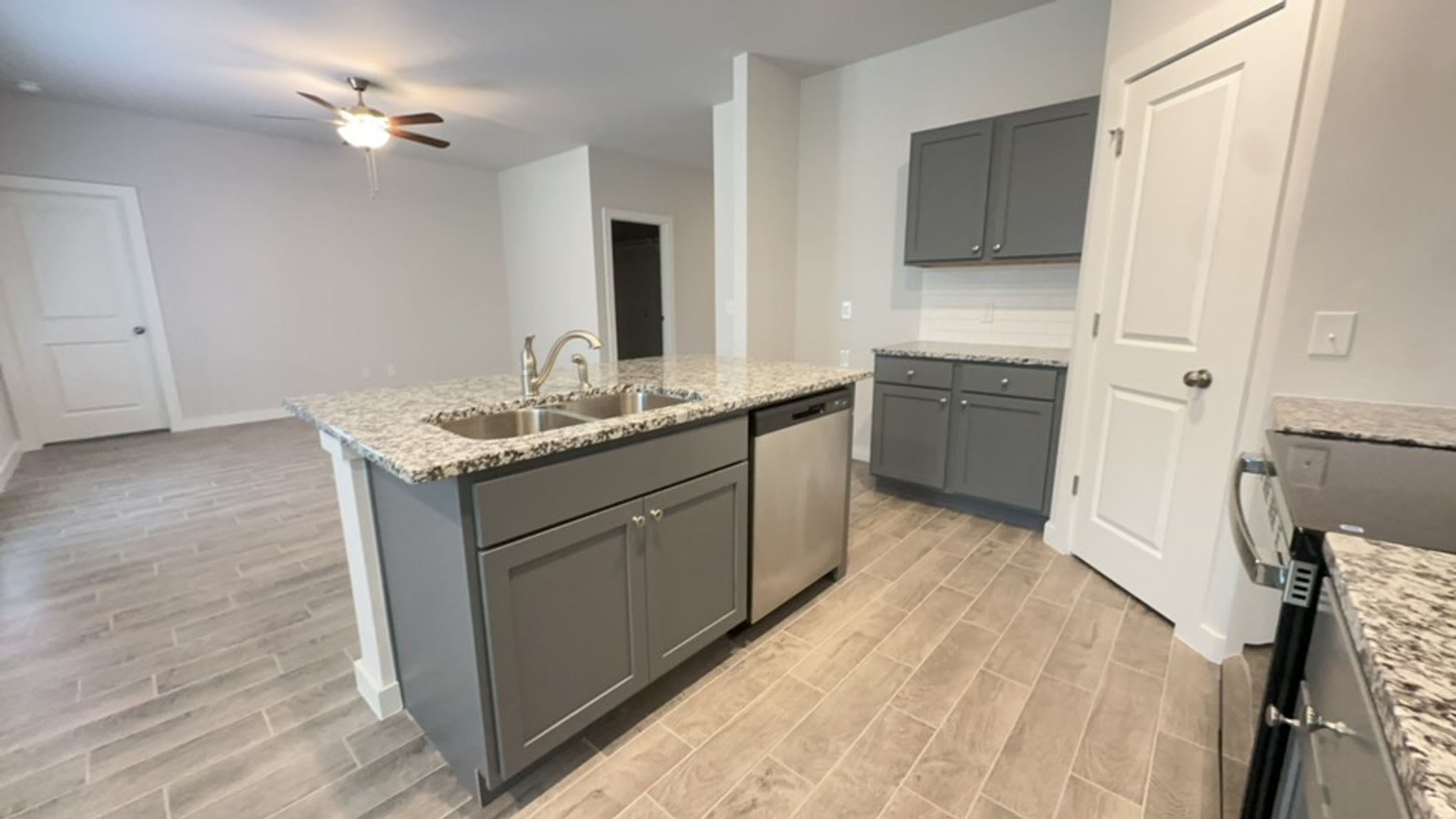 Beautiful 3 Bedroom, 2 Bathroom on a 1.91 Acre Lot in Ridge Creek Addition! – photo 3