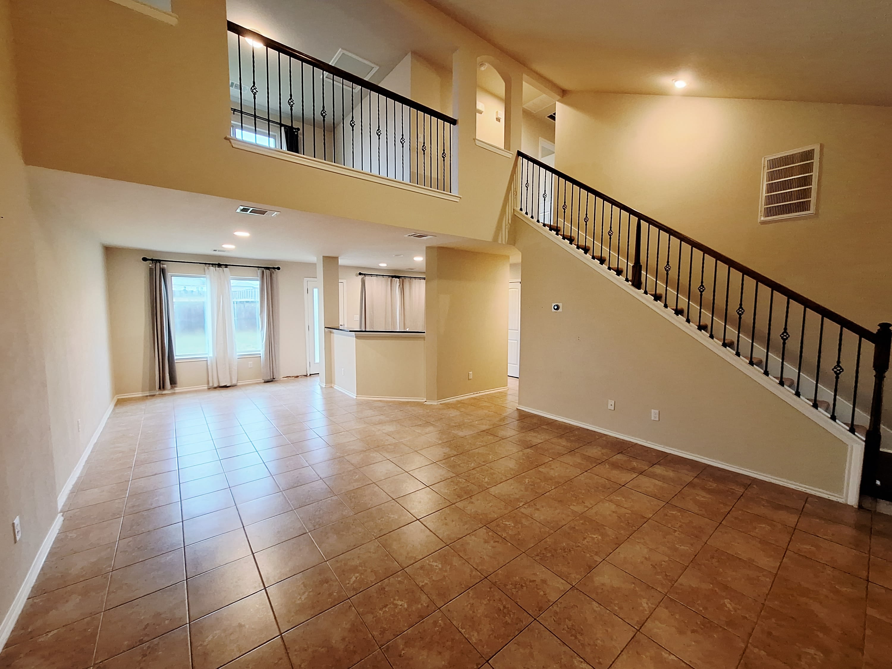 220 Westminster Drive – photo 3