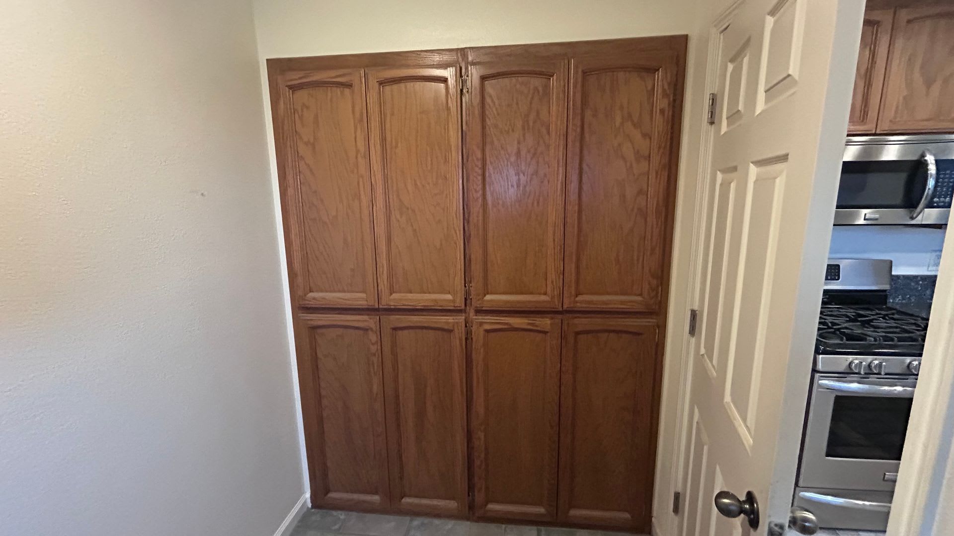 14575 Avenida Central – photo 5