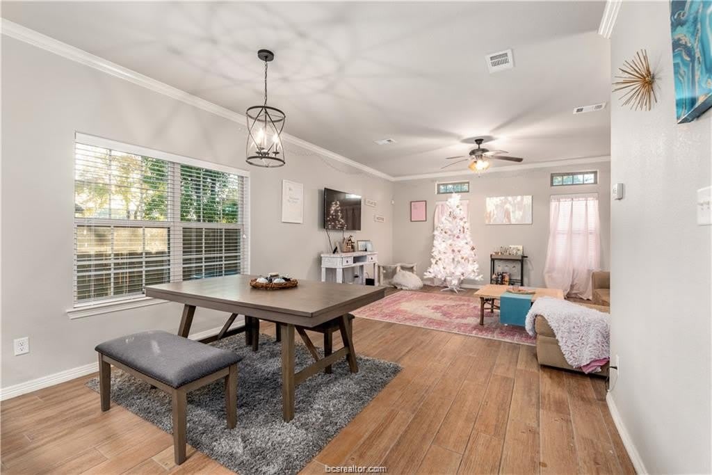 120 Richards Street – photo 3