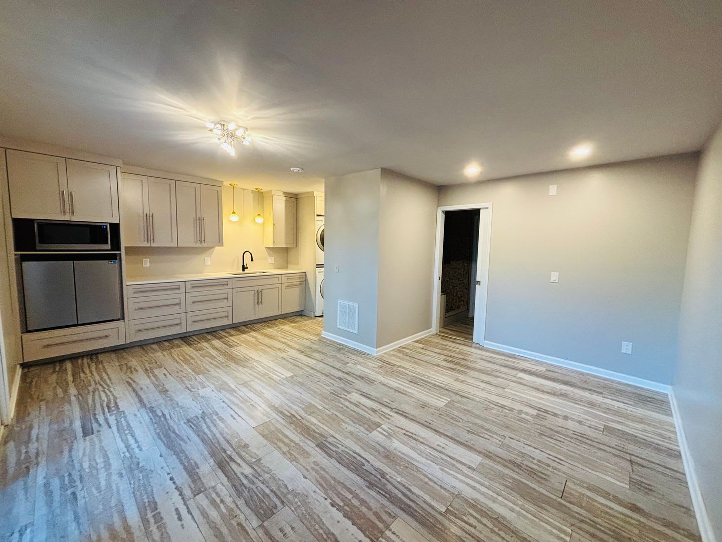 4 Bedroom 3 5 Bath Townhouse Currently – photo 2