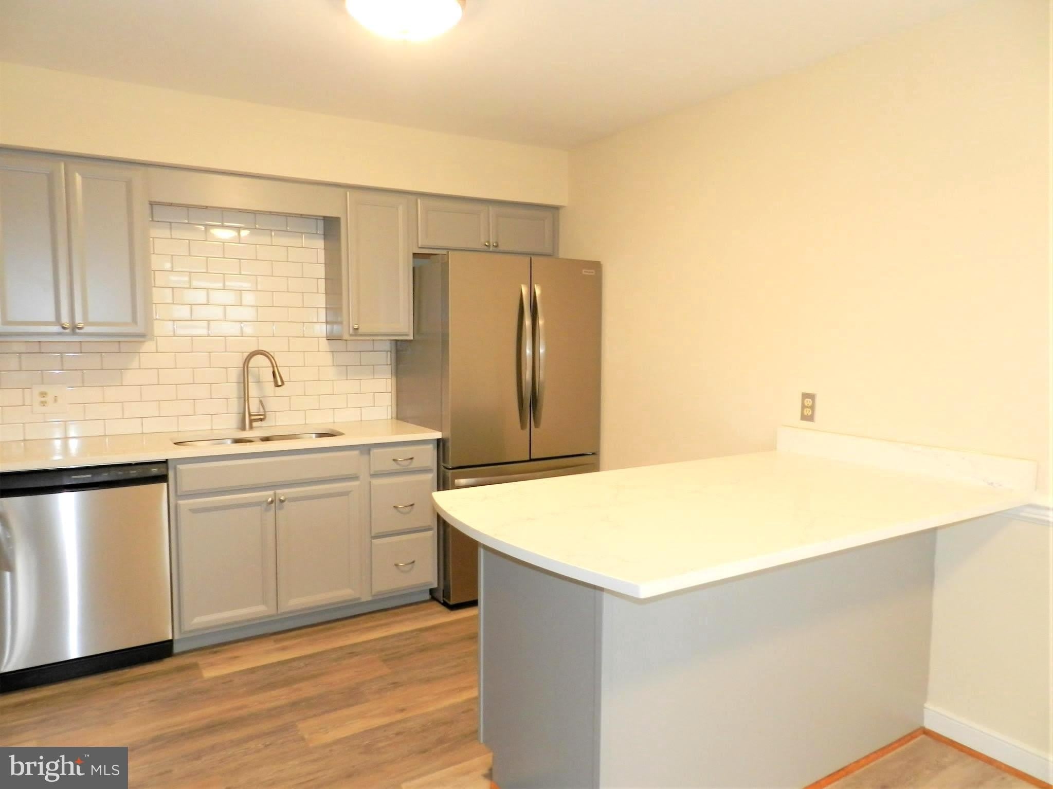 300 CLAIBORNE Avenue – photo 5