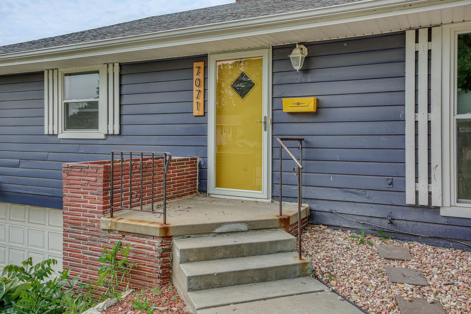 7071 Izard St – photo 1