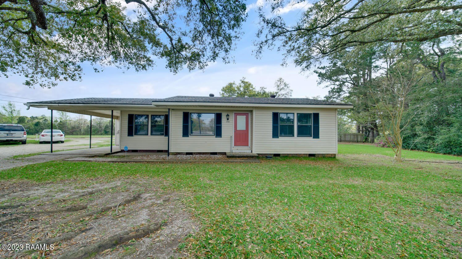 216 E Milton Avenue – photo 1