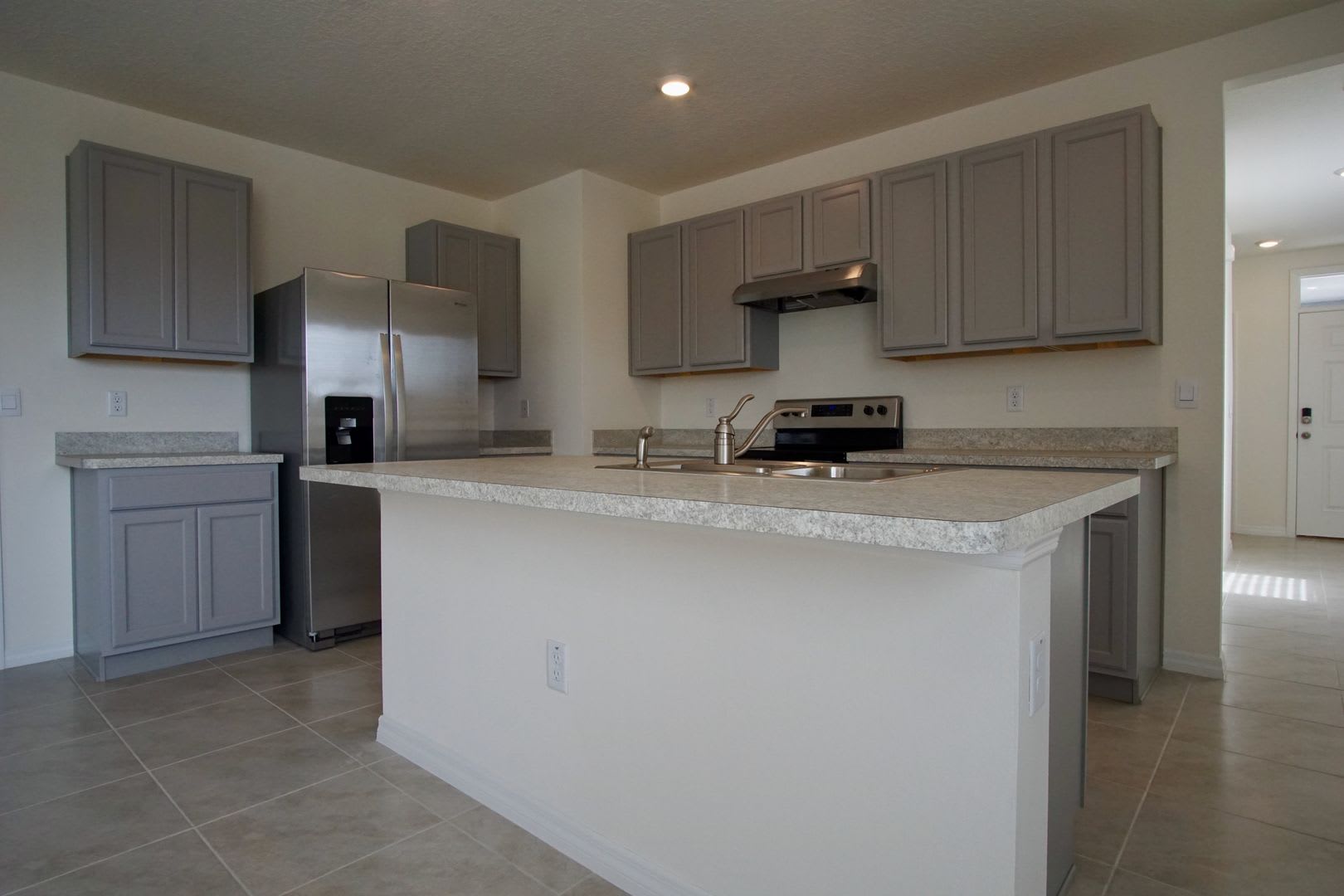 Single-family home in Davenport, FL! – photo 3