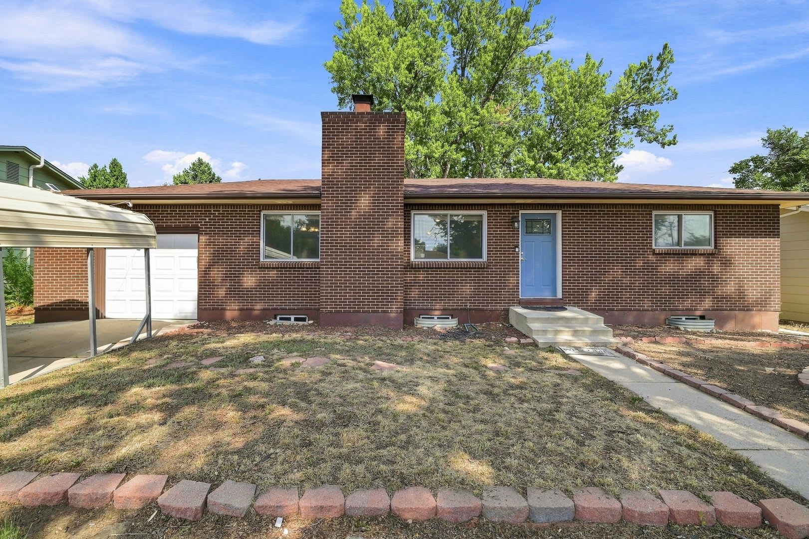Updated 4bed 3bath with huge yard and garage + carport! – photo 2