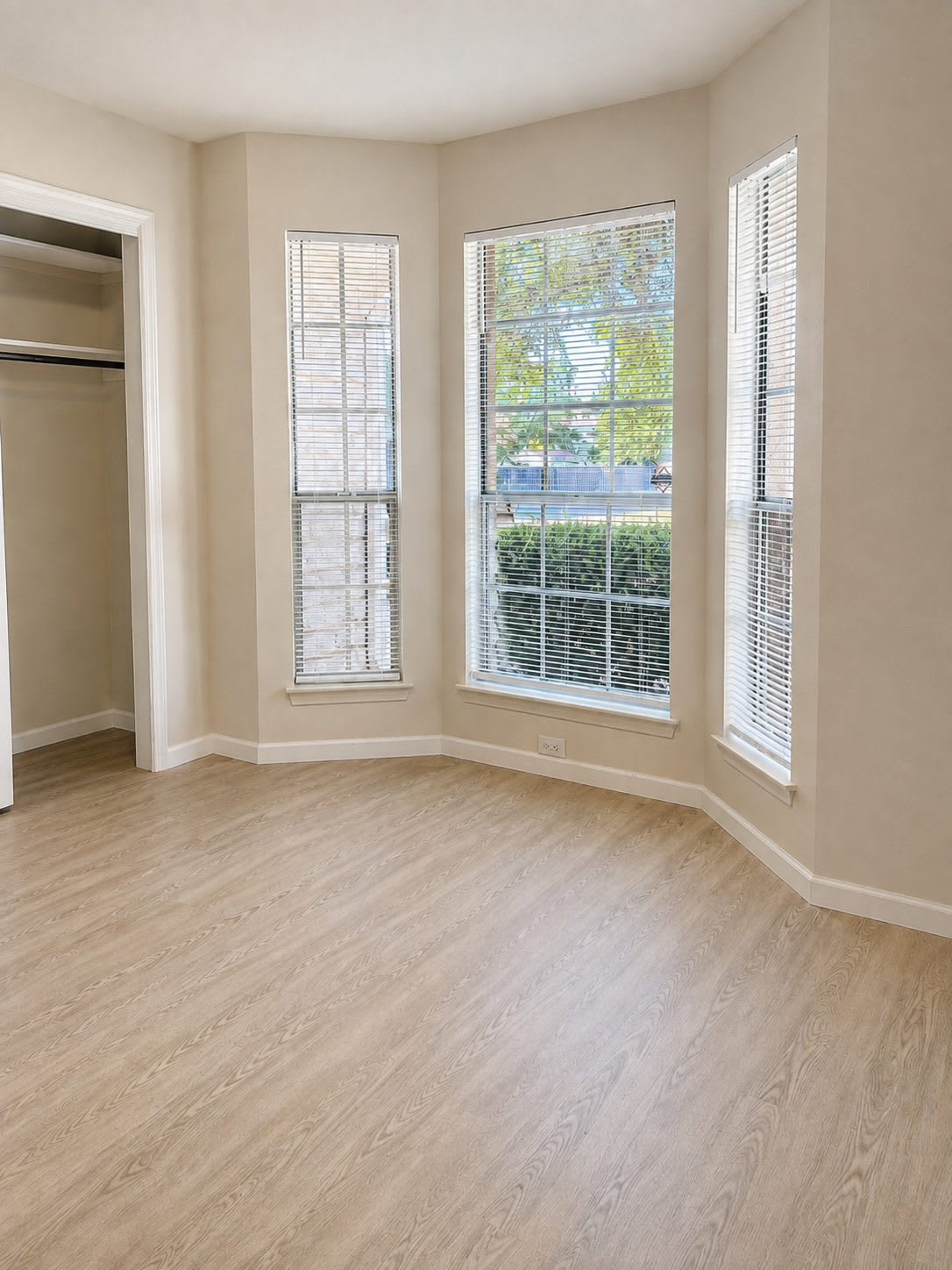 1017 Reynaldo Street – photo 4