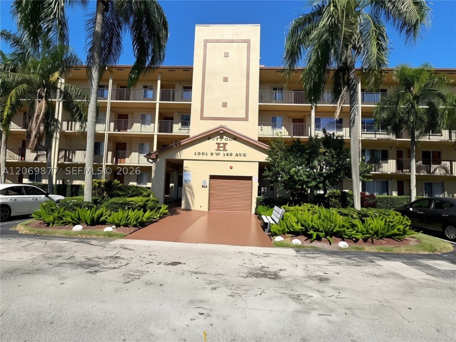 1301 SW 142nd Ave – photo 1