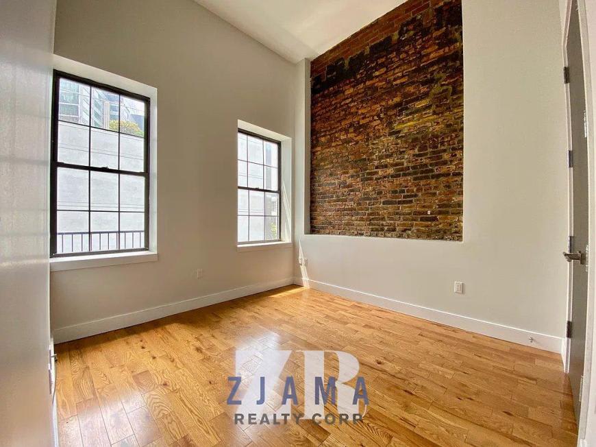72 Willoughby Street – photo 1