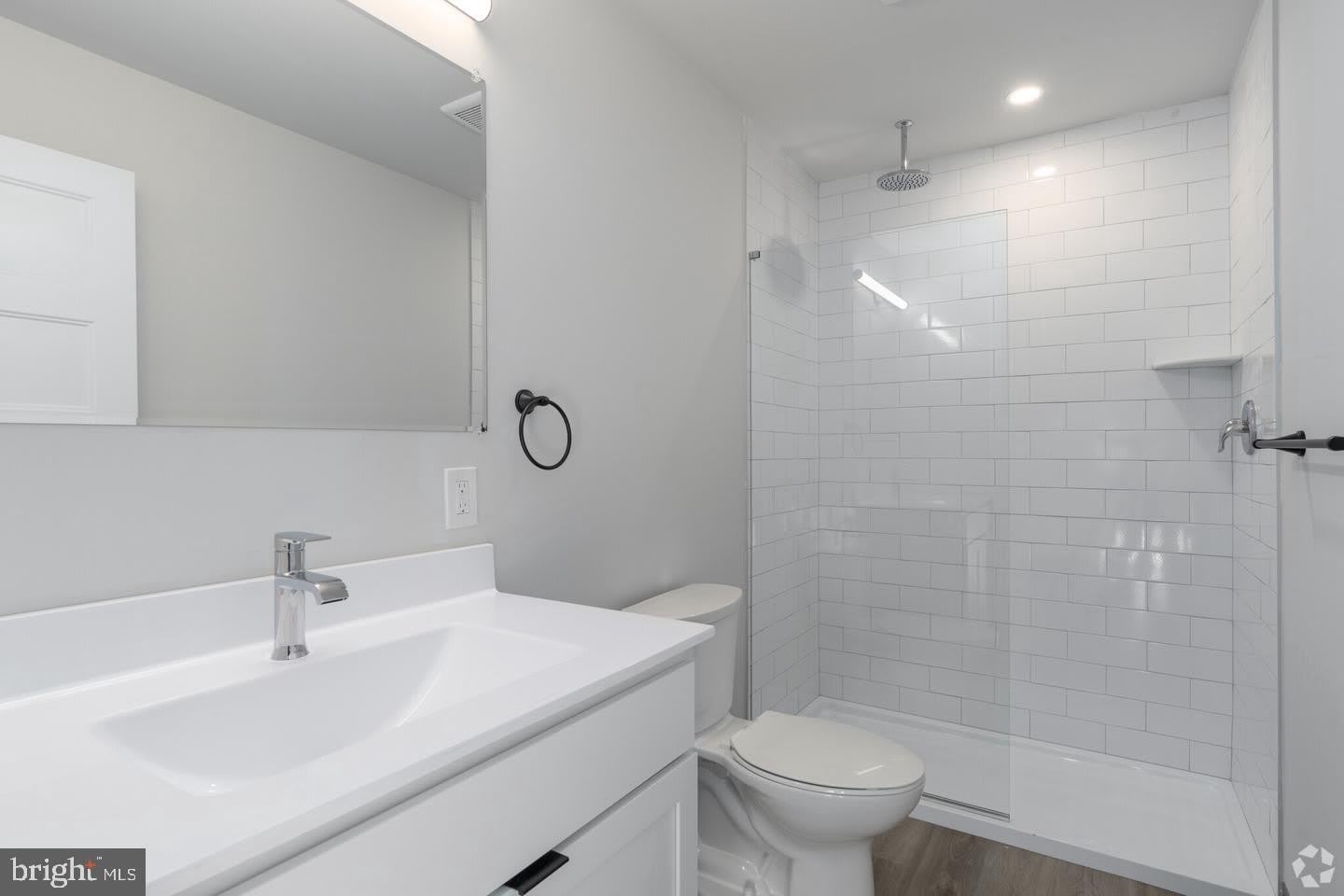 224 HALL Street – photo 4