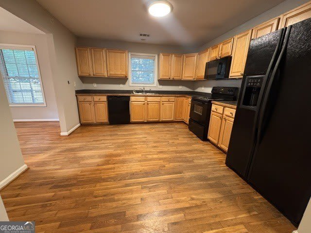 1142 Windsor Street SW – photo 3