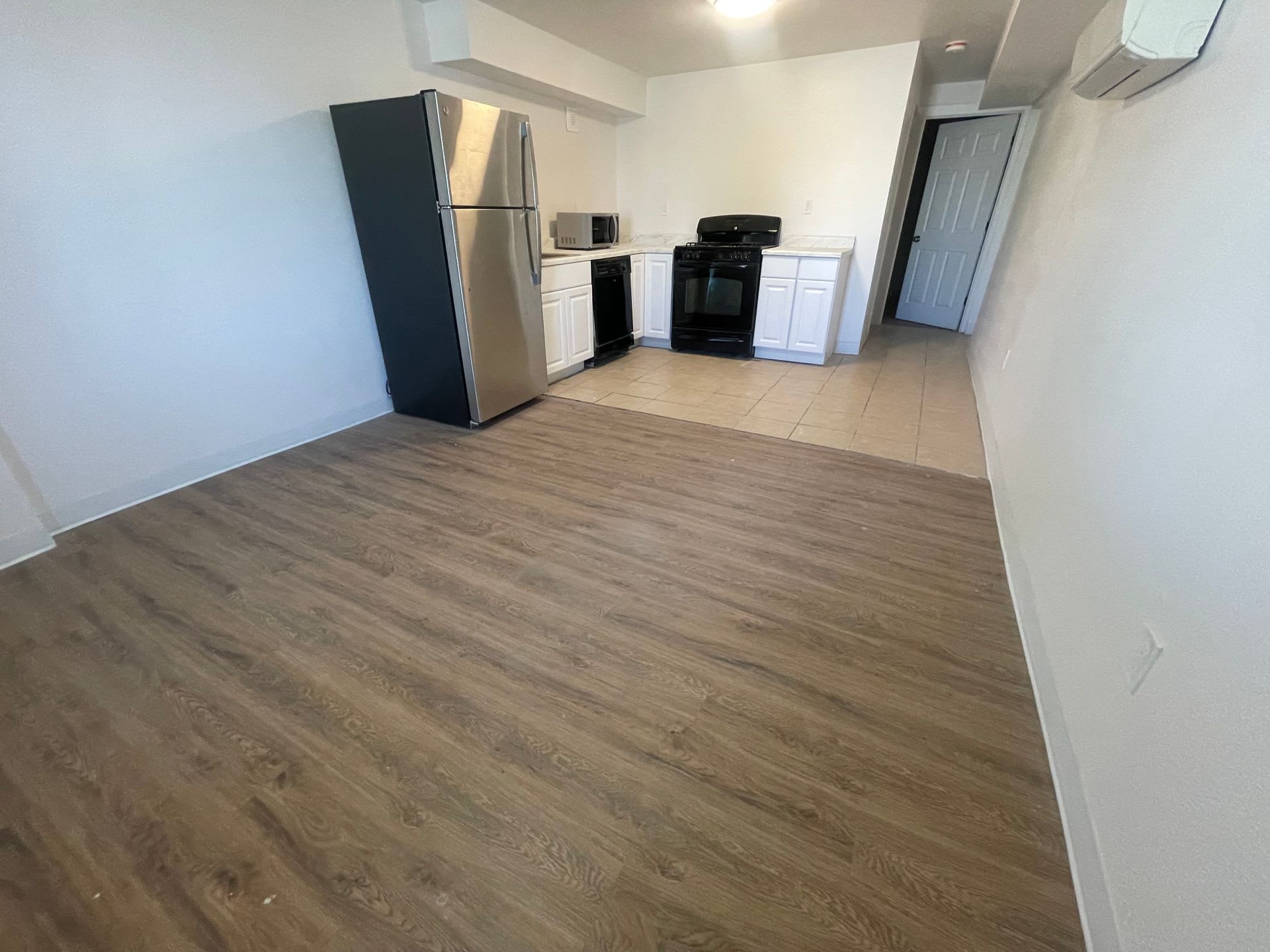 Great 2 Bedroom Apartment With Garage – photo 3