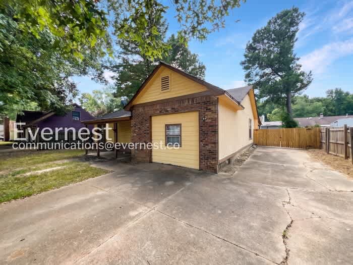 5787 Northland Drive – photo 2