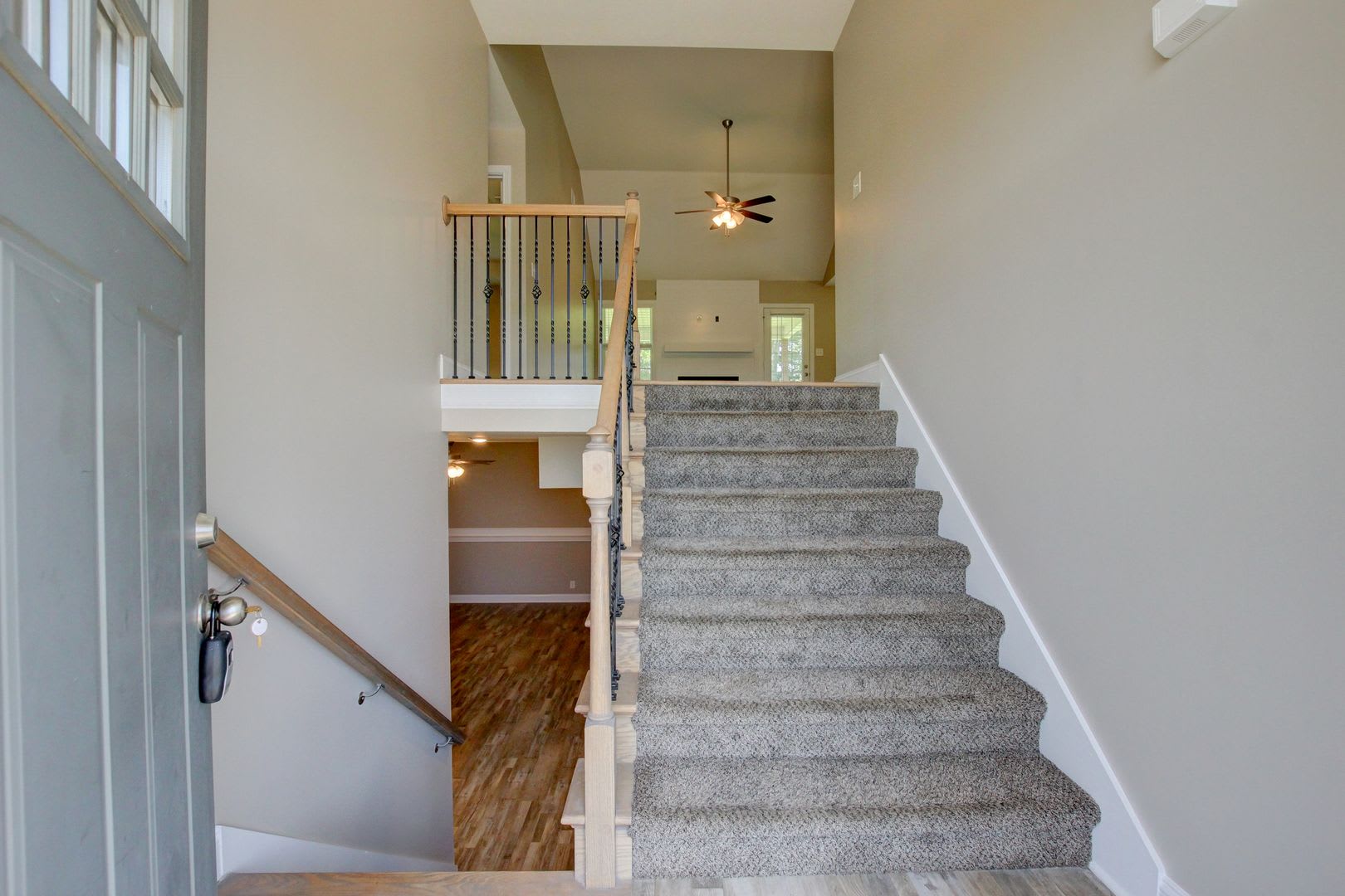 What a monsterous house. Wow – photo 2