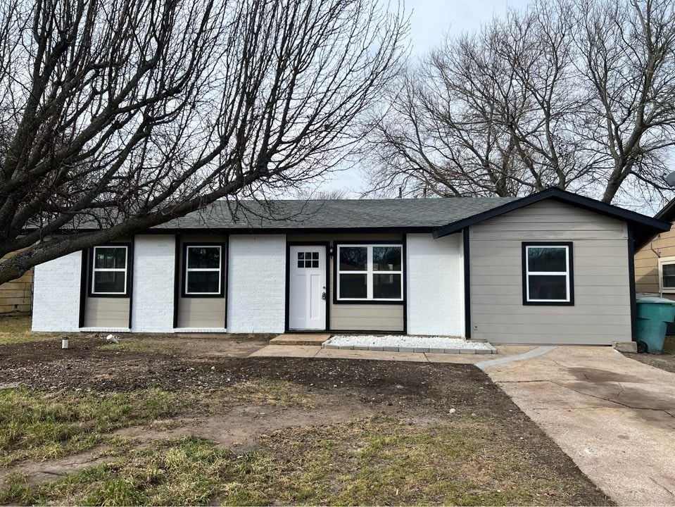 2222 Duchess Drive – photo 1