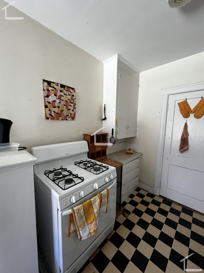 1 bed Close to the Green Line – photo 5