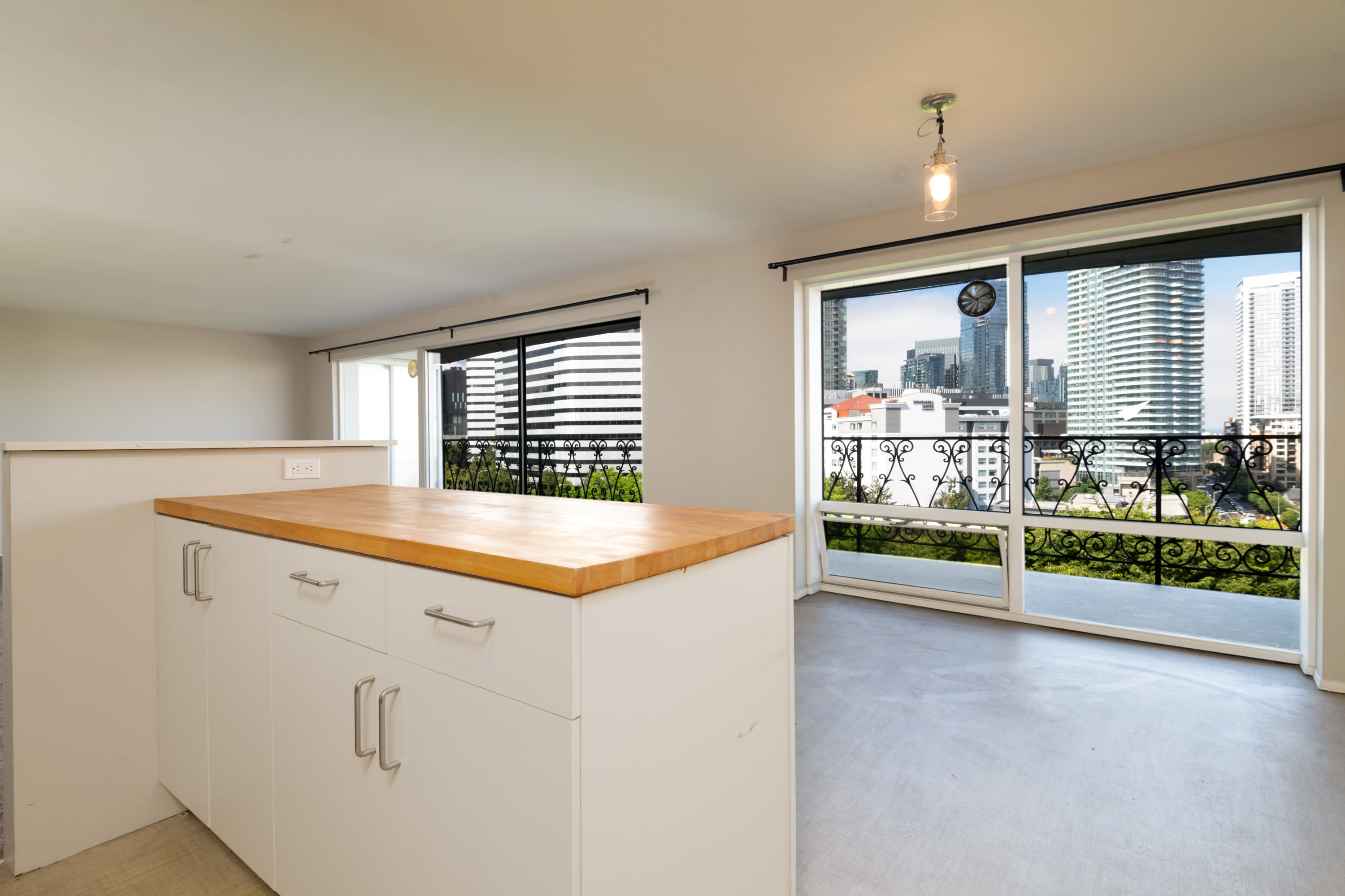 1740 Melrose Avenue 502 – photo 1