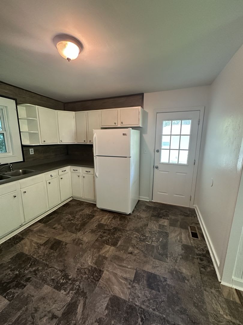 Charming 3 Bedroom Home Minutes from Northshore &amp; Red Bank! – photo 5