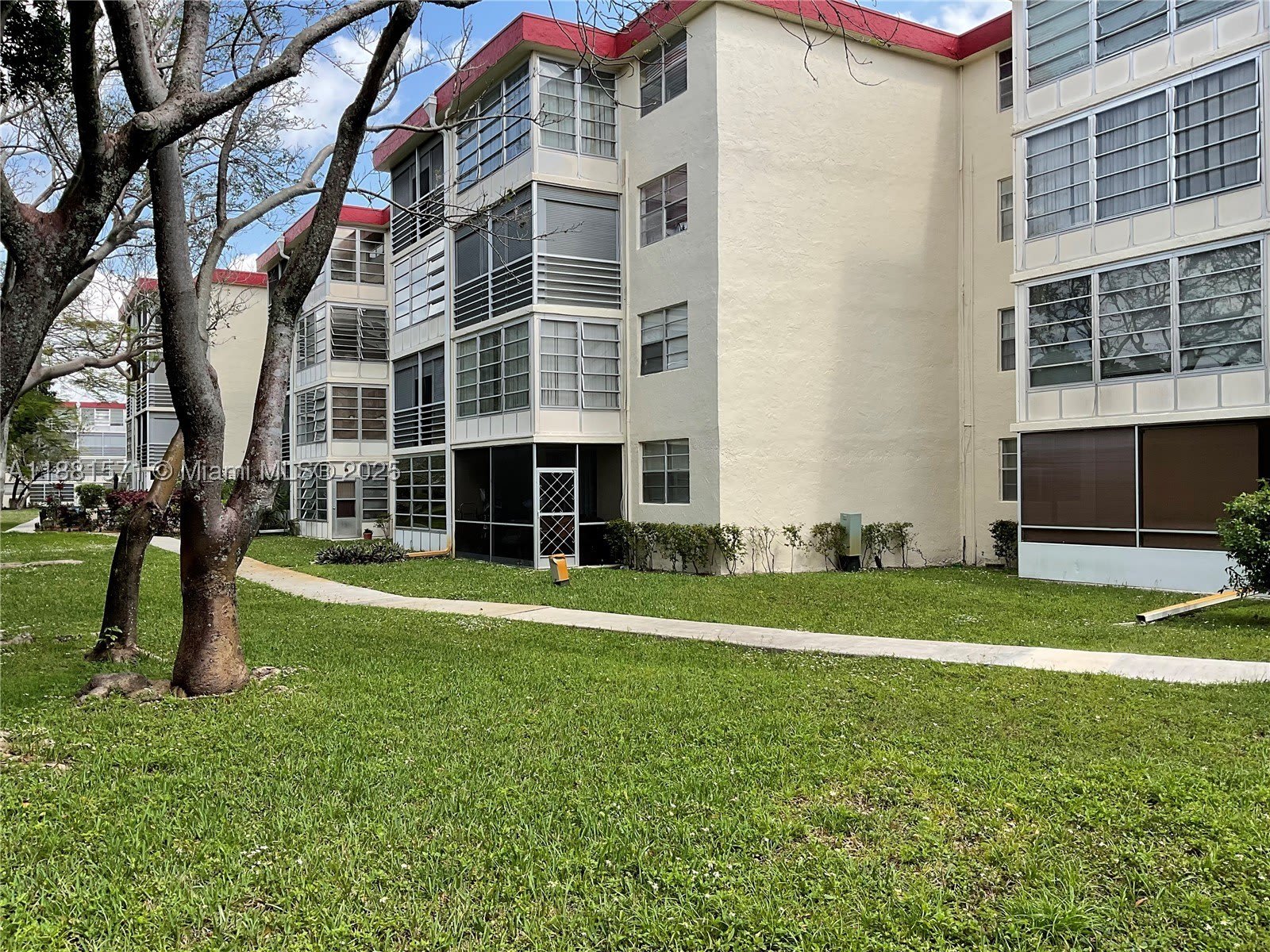 3001 NW 48th Ave – photo 3