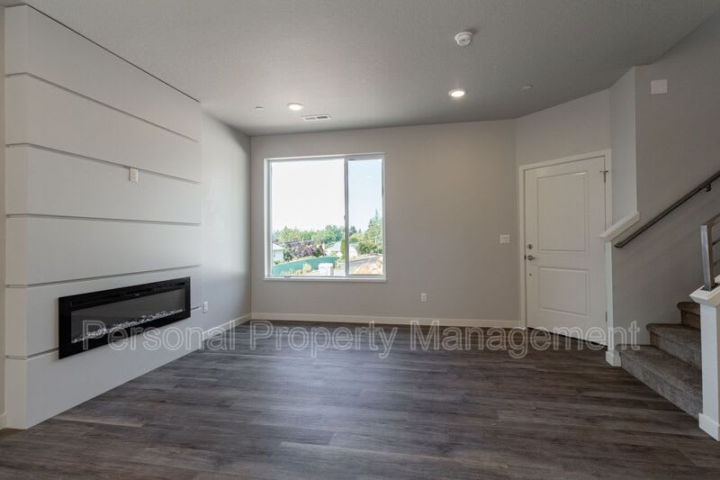 1815 N R Cir – photo 2