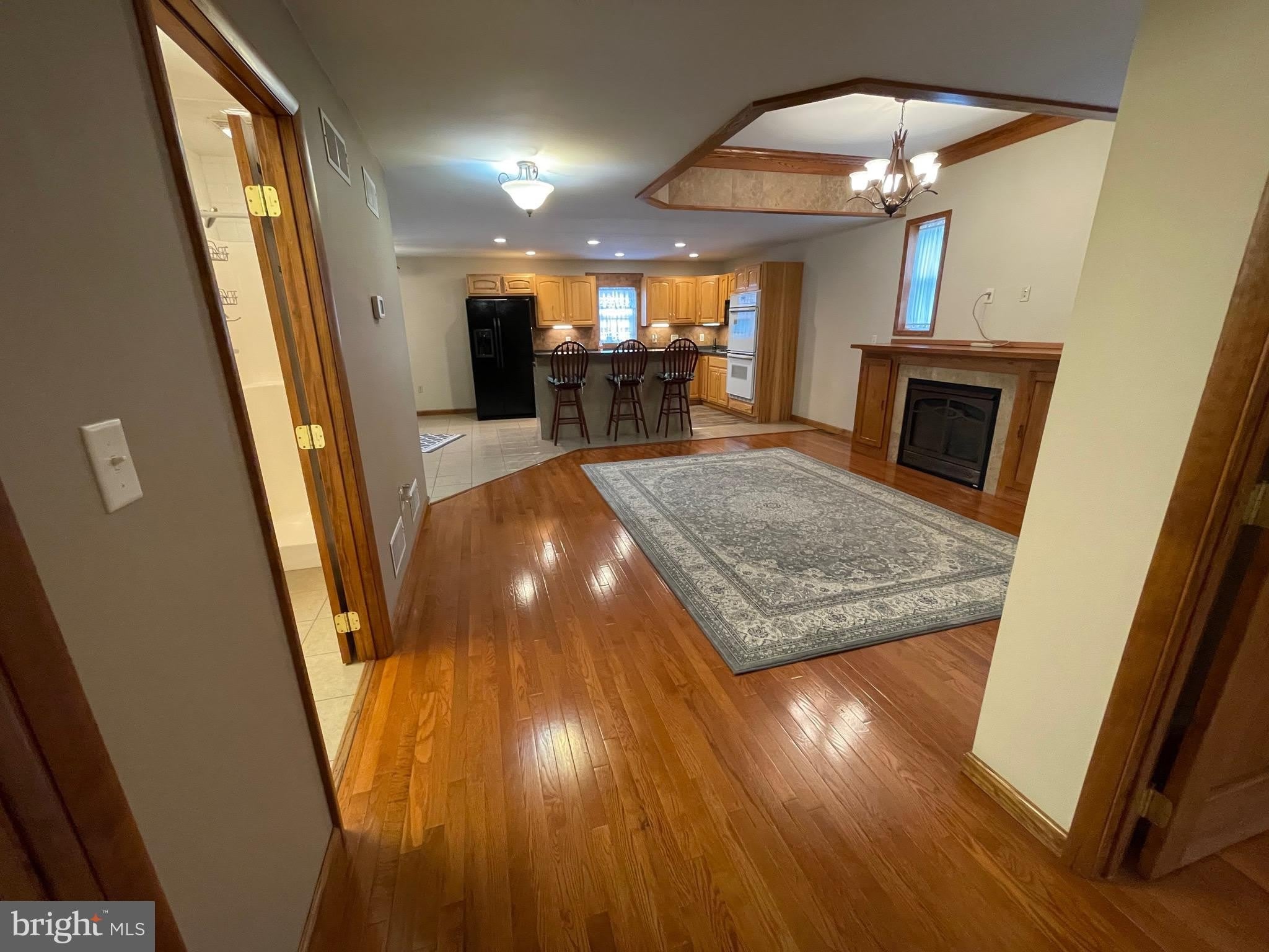 210 N CENTRE Avenue – photo 5