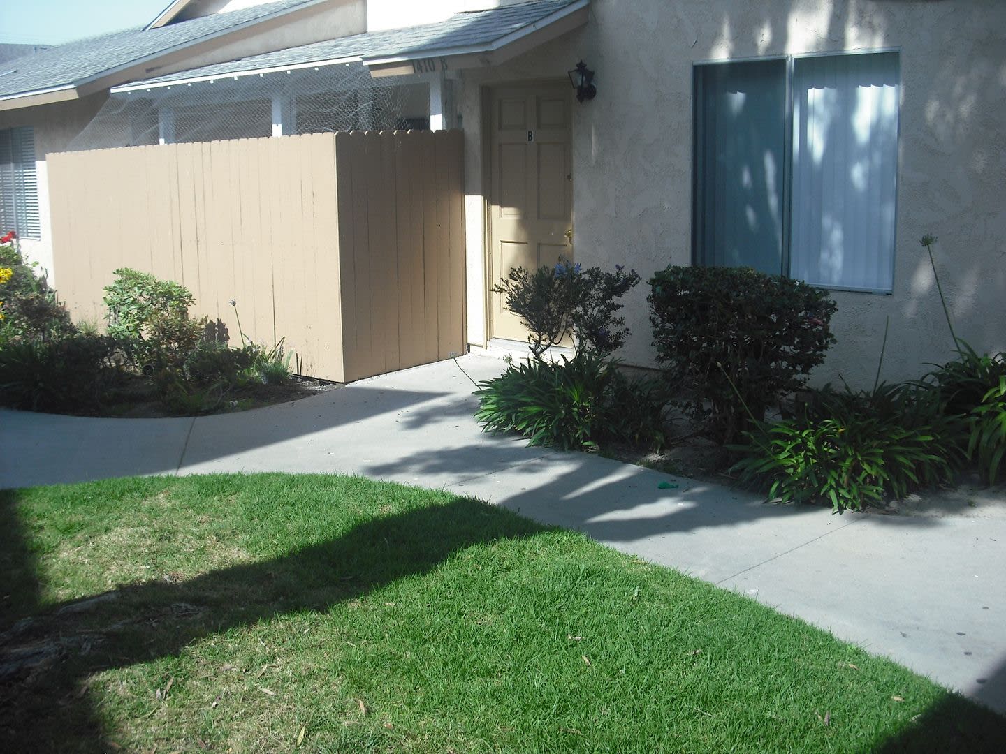 Gorgeous 2 story 2 bedroom 2 bath Townhome – photo 2