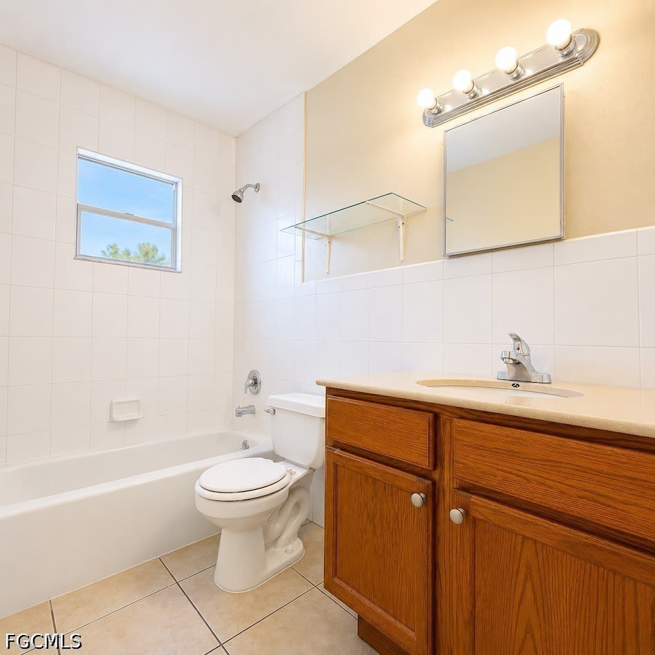 5649 6Th Avenue – photo 3