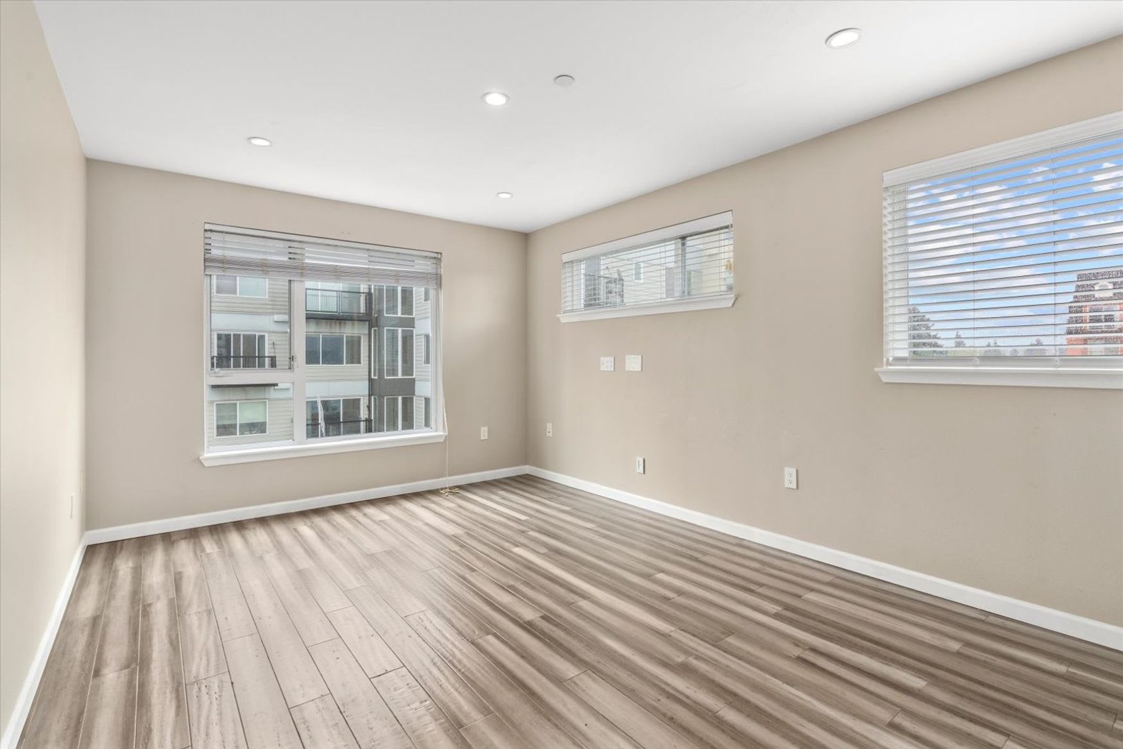 Modern 1 Bedroom and 1 Bathroom Unit Nestled in the Friendly Lake City Neighborhood of Seattle! – photo 4