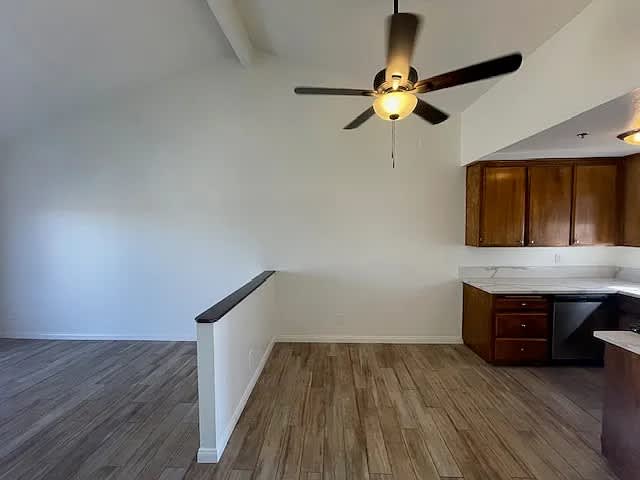 521 W D St Apt H – photo 1