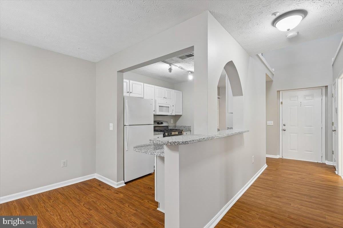 2000 PHILLIPS Terrace – photo 4