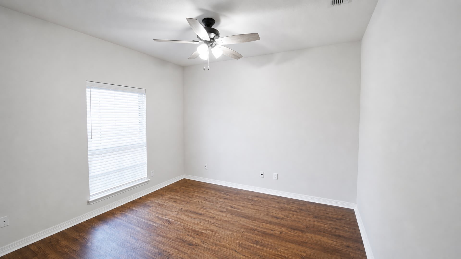 FOR LEASE! Stunning 3 Bedroom, 2 Bathroom, 2 Car Garage Home Located In Country Brook Park Estates – photo 4
