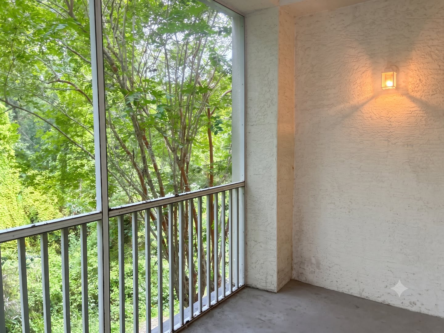 Beautiful 1 Bed / 1 Bath Condo in Gated Community – photo 4