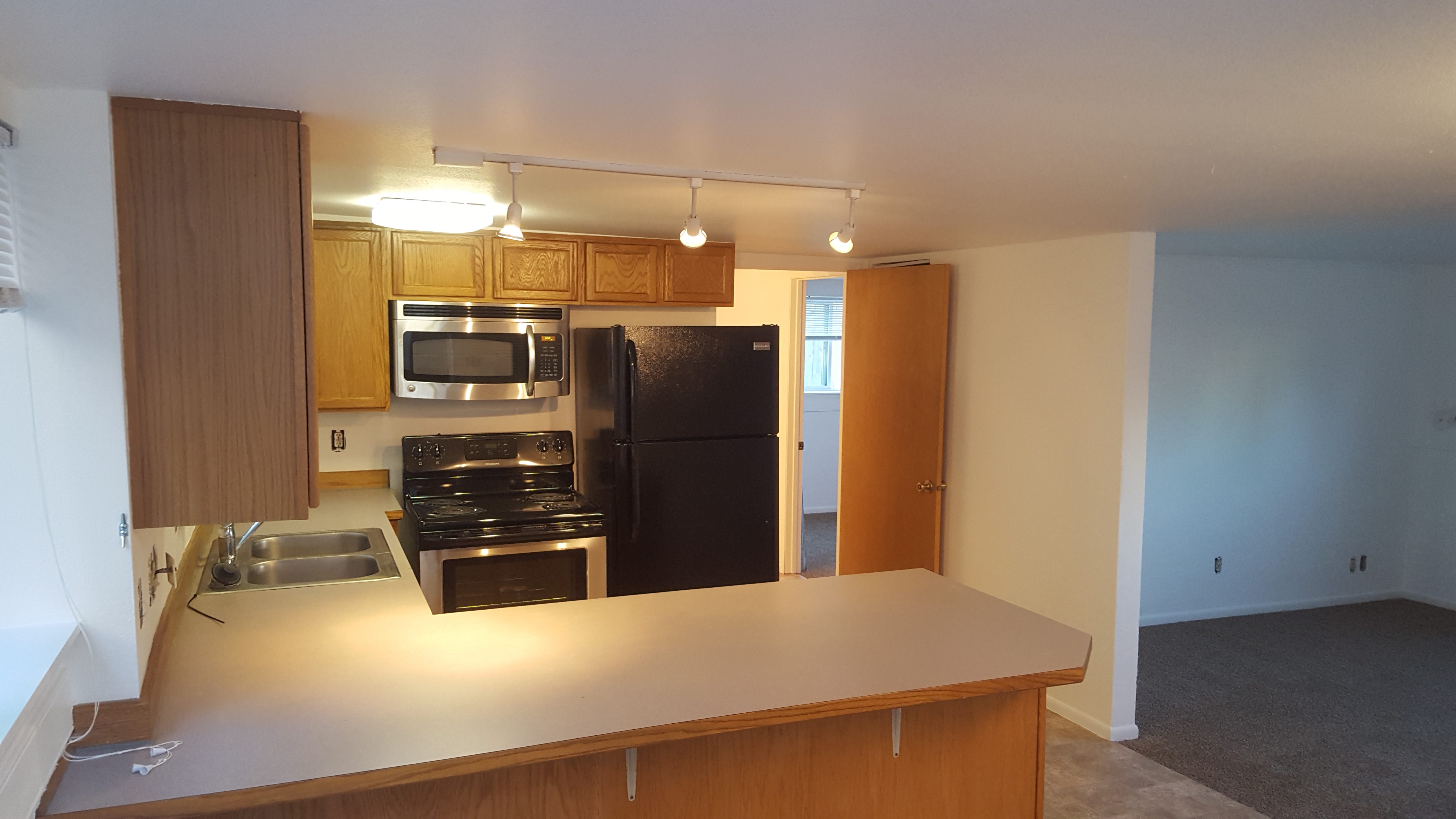 405 Williams Ave N – photo 4