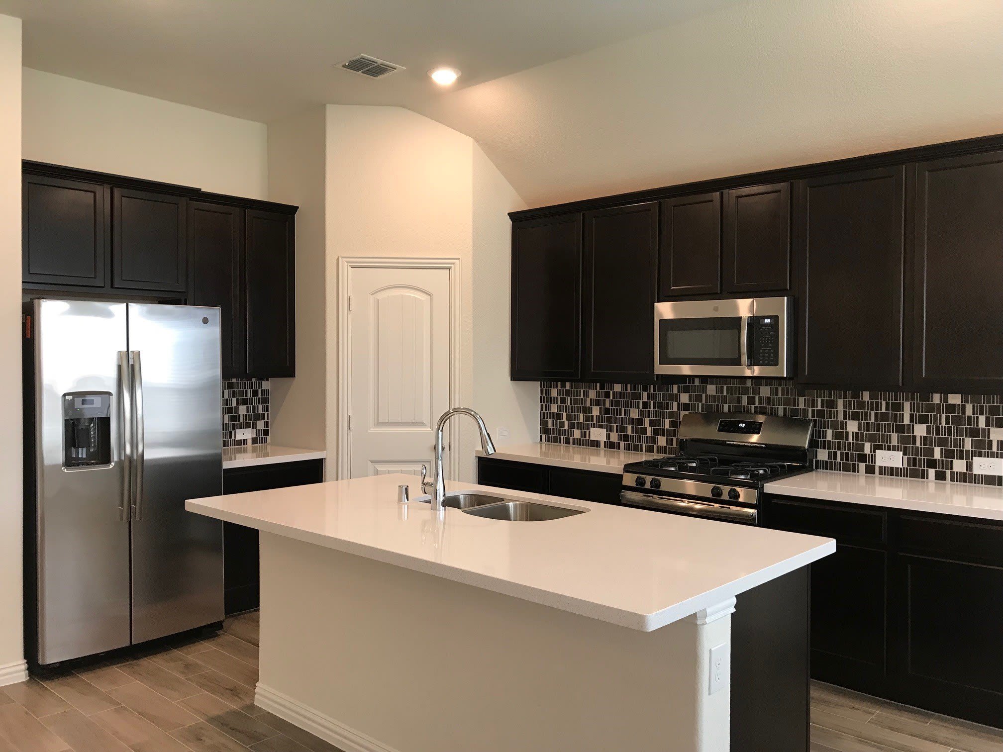 4532 Frost Avenue – photo 4