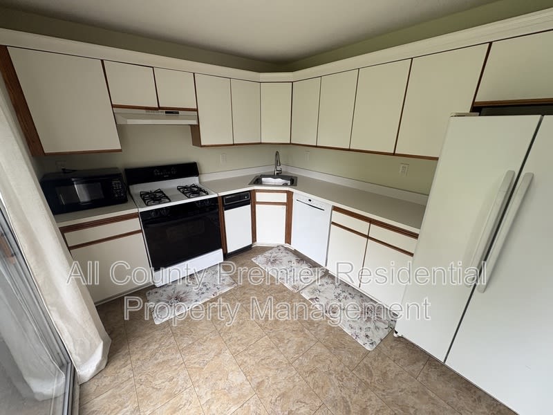 3605 Pinhorn Drive – photo 2