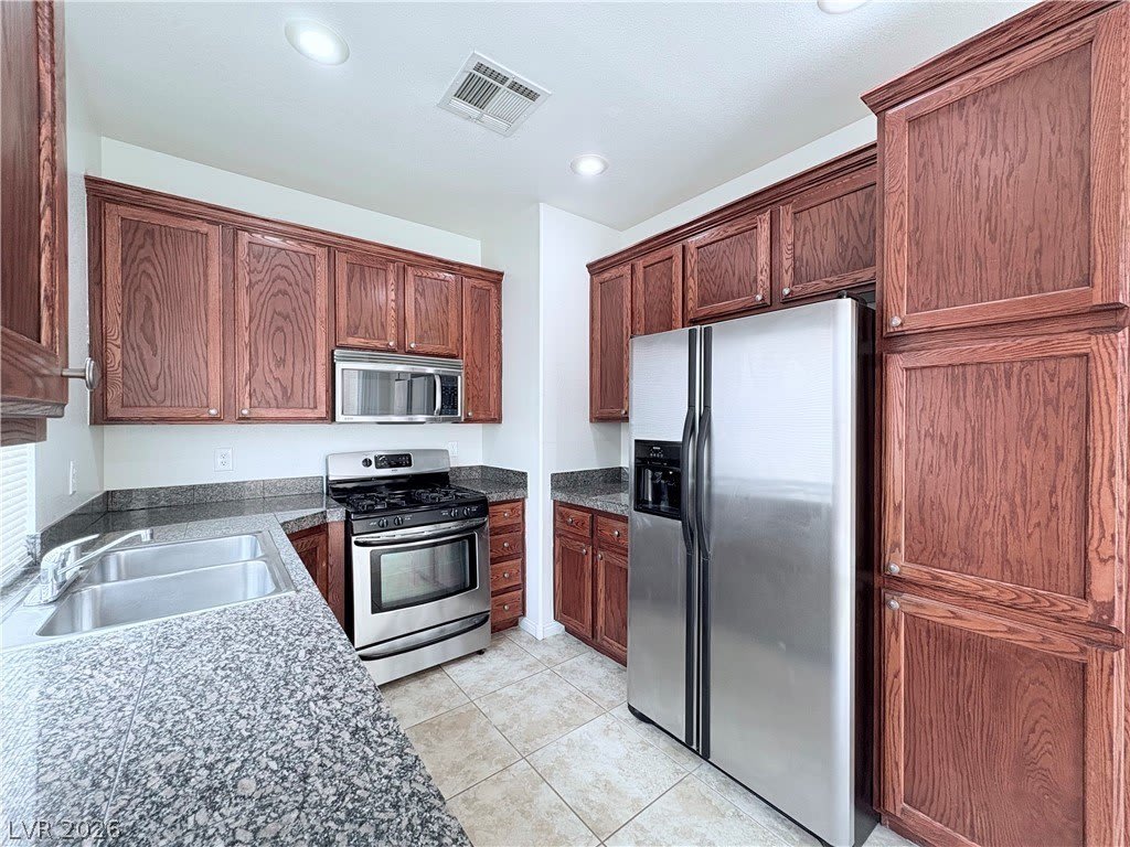 8141 Golden Flowers Street – photo 5