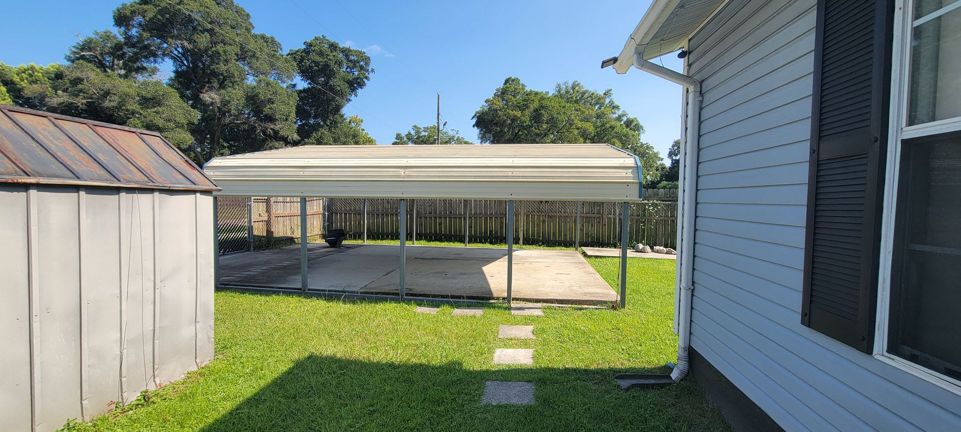 Charming three bedroom one bath home for rent. – photo 2