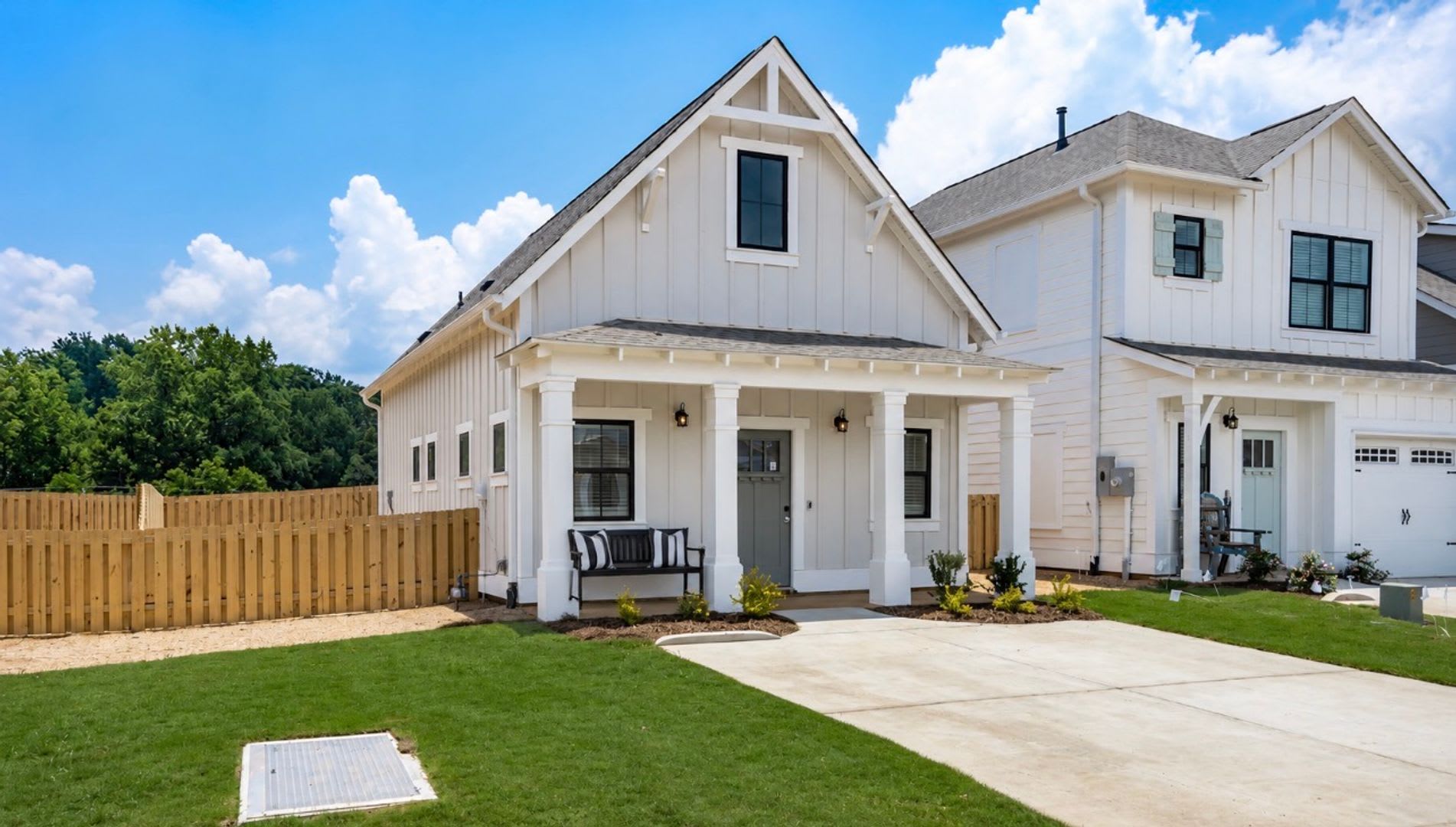 1 Bedroom home with Fenced Backyard! – photo 1