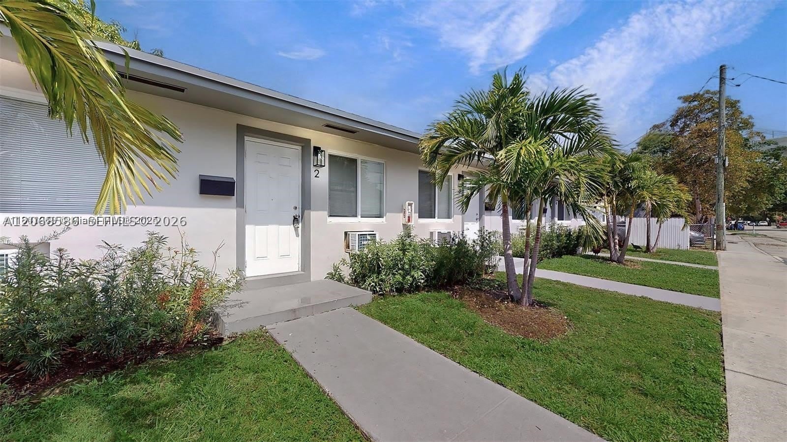 891 SW 5th St – photo 3