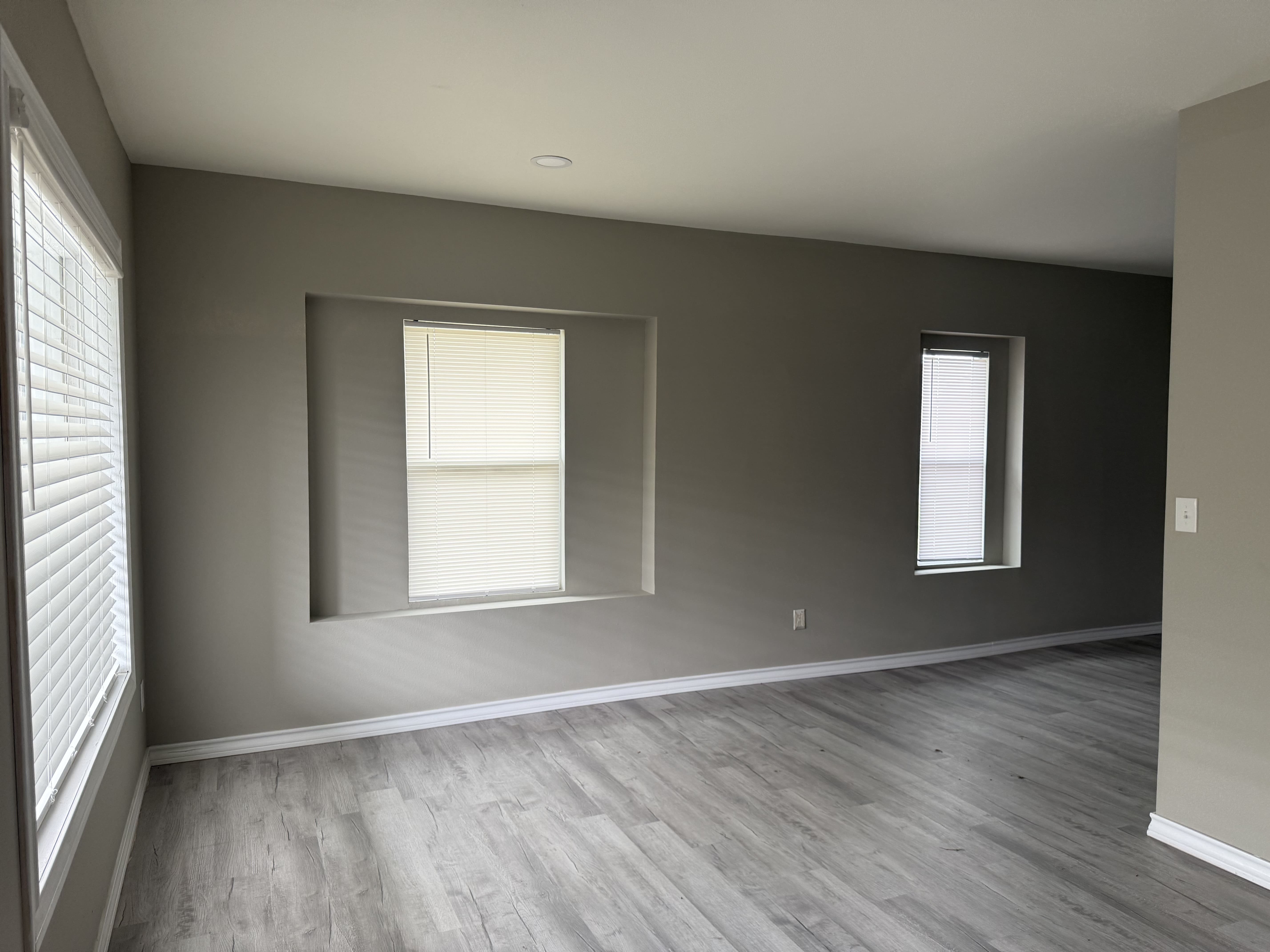 709 E Jackson St – photo 1