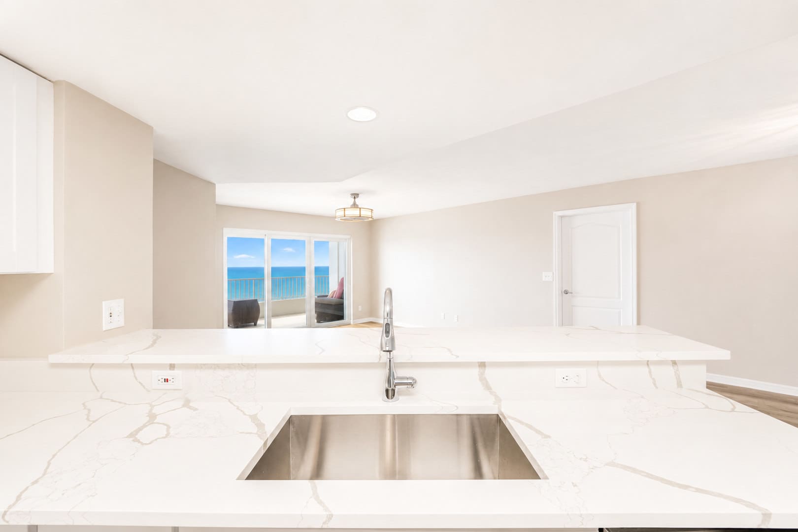 Elegance and Beachfront Condo Living – photo 5