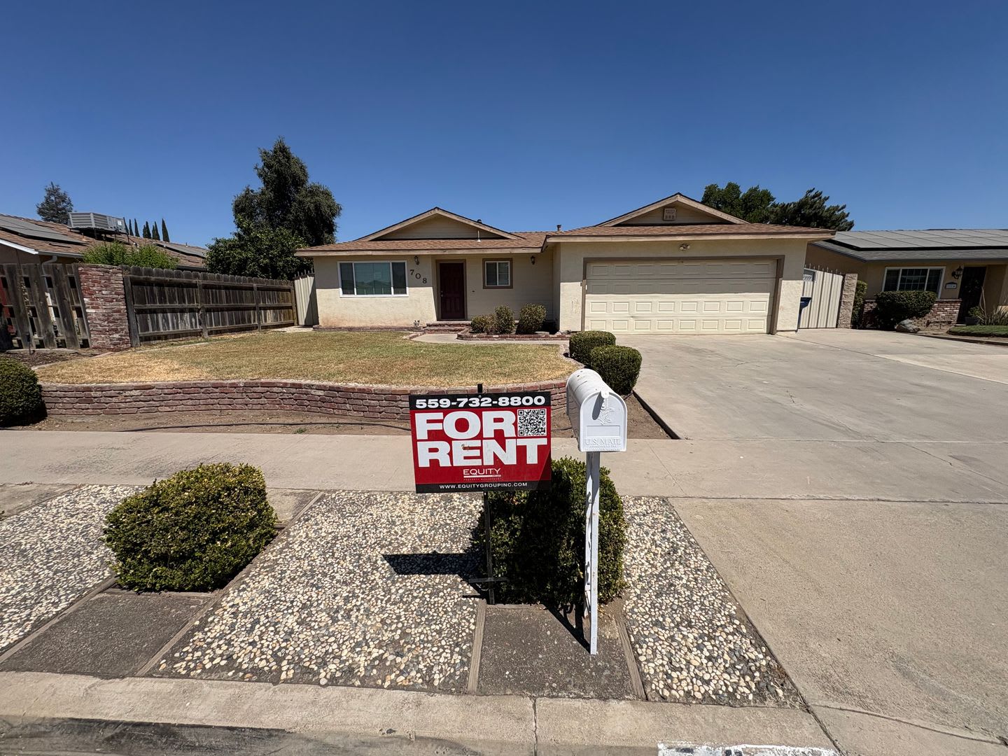 Spacious home in Tulare Rent Ready! – photo 1
