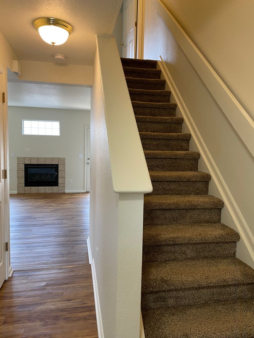 2950 Neil Dr Apt 8 – photo 2