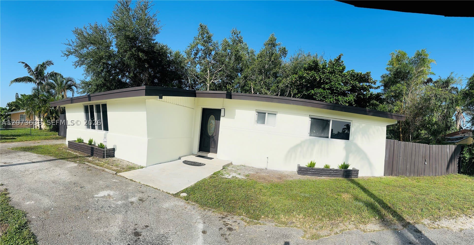 17521 NE 4th Ave – photo 2
